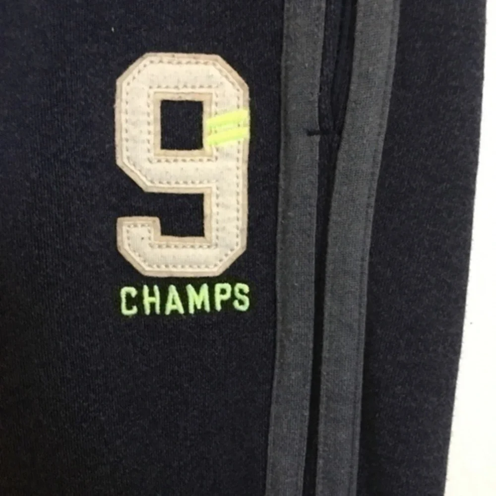 Boys size 10 navy Osh Kosh sweatpants